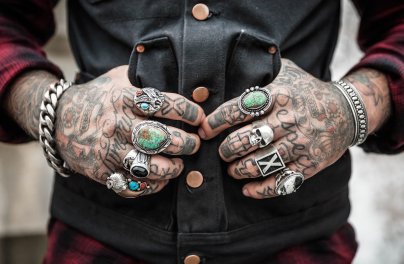 Нательная живопись: зачем люди делают татуировки?